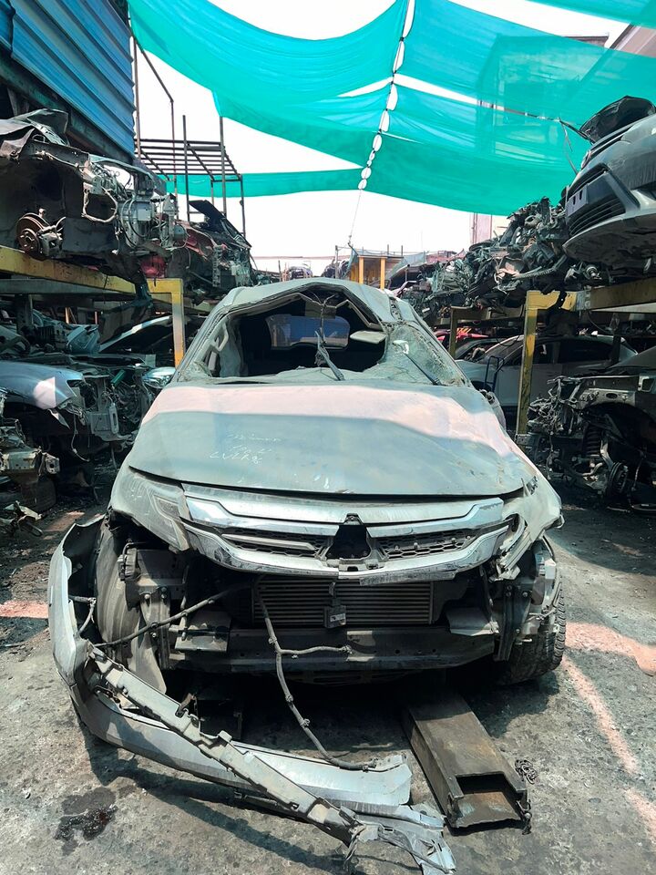 CAPOT Mitsubishi MONTERO 2018 USADO